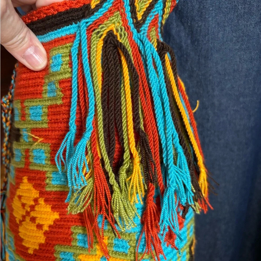 Colombian Wayuu Crochet Macramé Fringe Drawstring Bucket Crossbody Bag - Picture 3 of 7